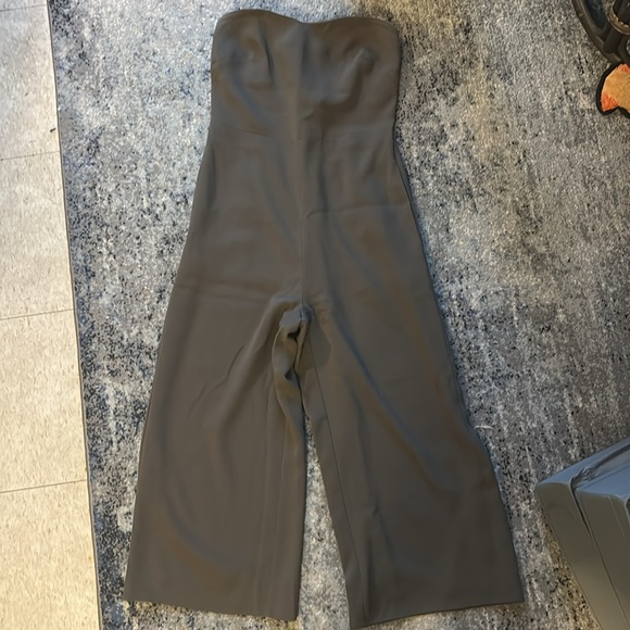 2/$40 Babaton green Roshan jumpsuit size 4 - Picture 3 of 3